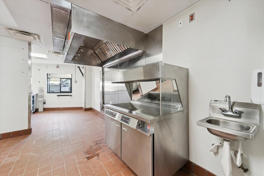 More Photos Of 1601 Butler Ave, Tybee Island Restaurant For Lease