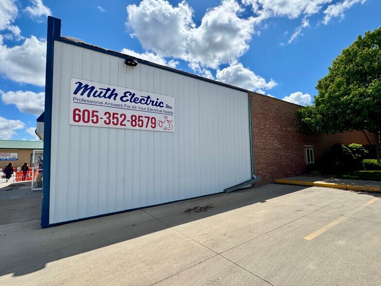 More Photos Of 307 Dakota Ave N, Huron Industrial For Sale