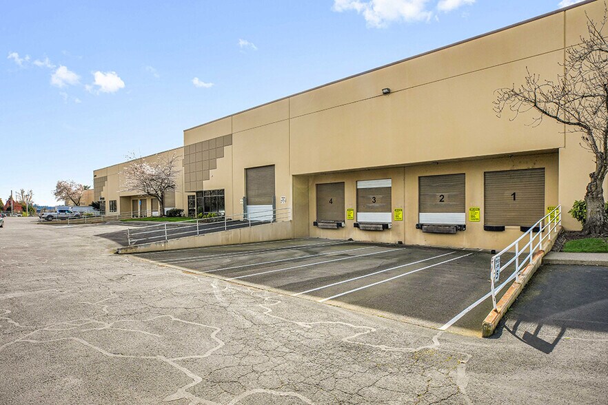 More Photos Of 27350 SW 95th Ave, Wilsonville Unknown For Lease