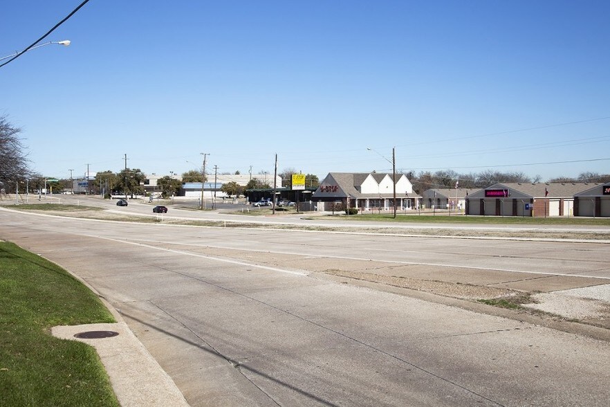 4221 S Walton Walker Blvd, Dallas, TX 75236 Office For Sale