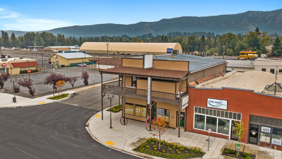 More Photos Of 220 E 1st St, Cle Elum General Retail For Sale