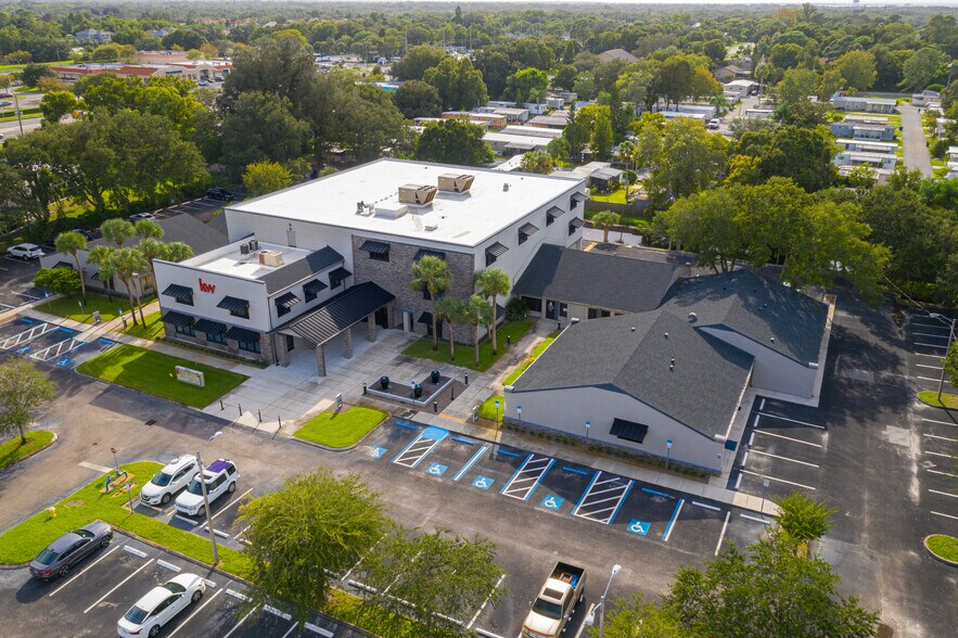 More Photos Of 30522 US Highway 19 N, Palm Harbor Office For Lease