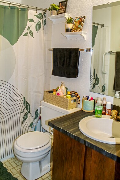 More Photos Of 932 Oilfield Ave, Shelby Multifamily For Sale