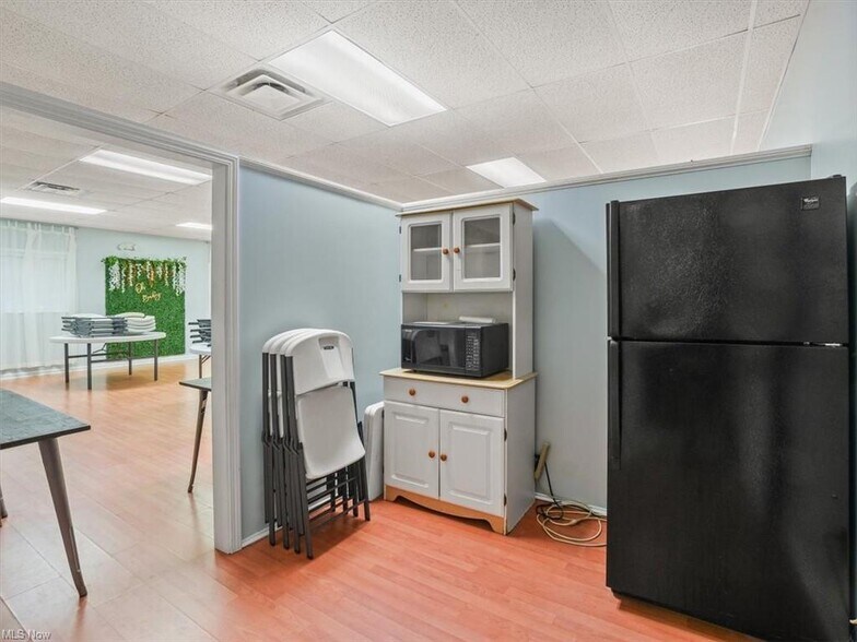 More Photos Of 326 W Main Rd, Conneaut Freestanding For Sale