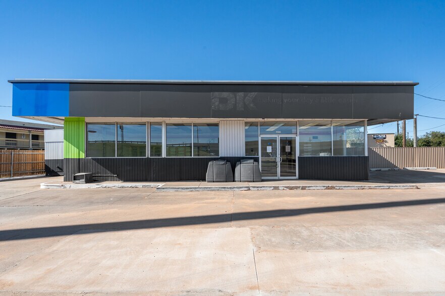 Primary Photo Of 1136 Central Fwy, Wichita Falls Service Station For Sale