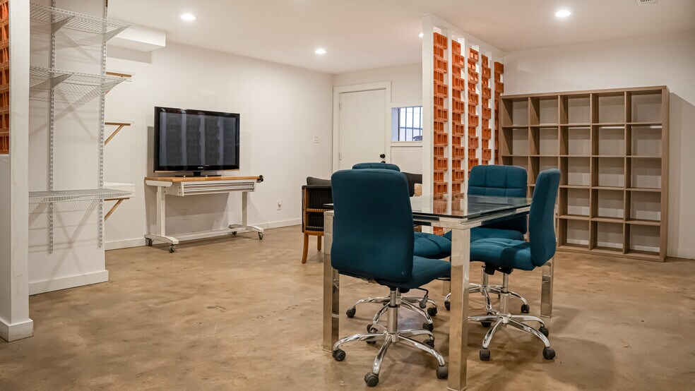 More Photos Of 9201 Brown Ln, Austin Unknown For Lease
