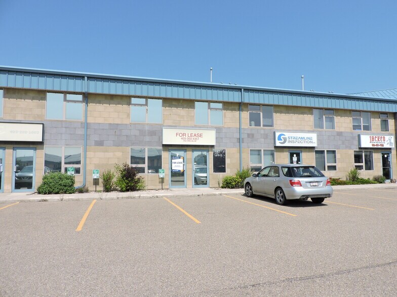 More Photos Of 7471 Edgar Industrial Bnd, Red Deer Warehouse For Lease