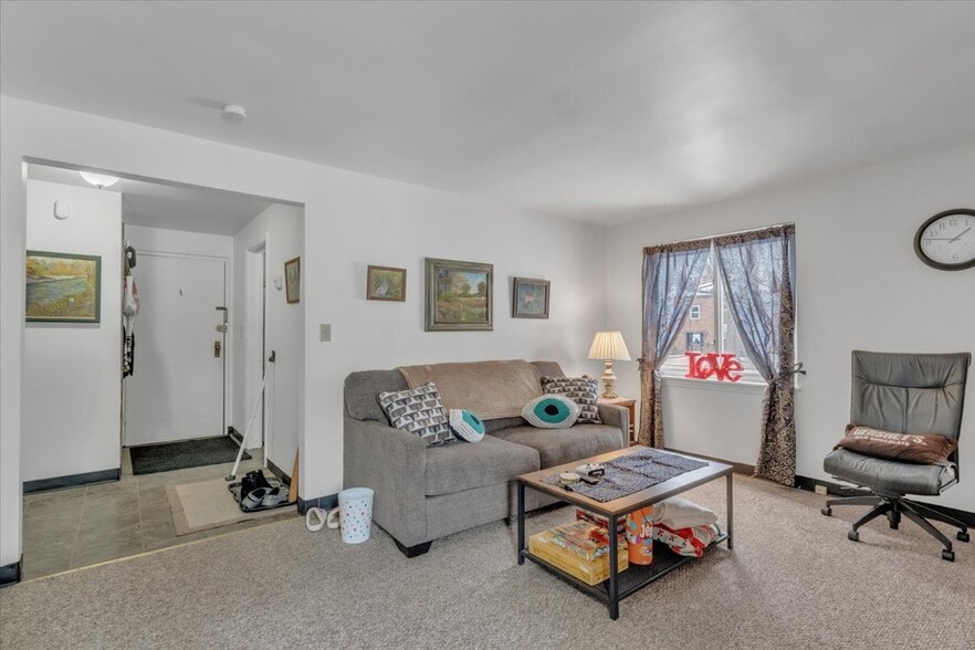 More Photos Of 70 McKinley Pkwy, Buffalo Multifamily For Sale