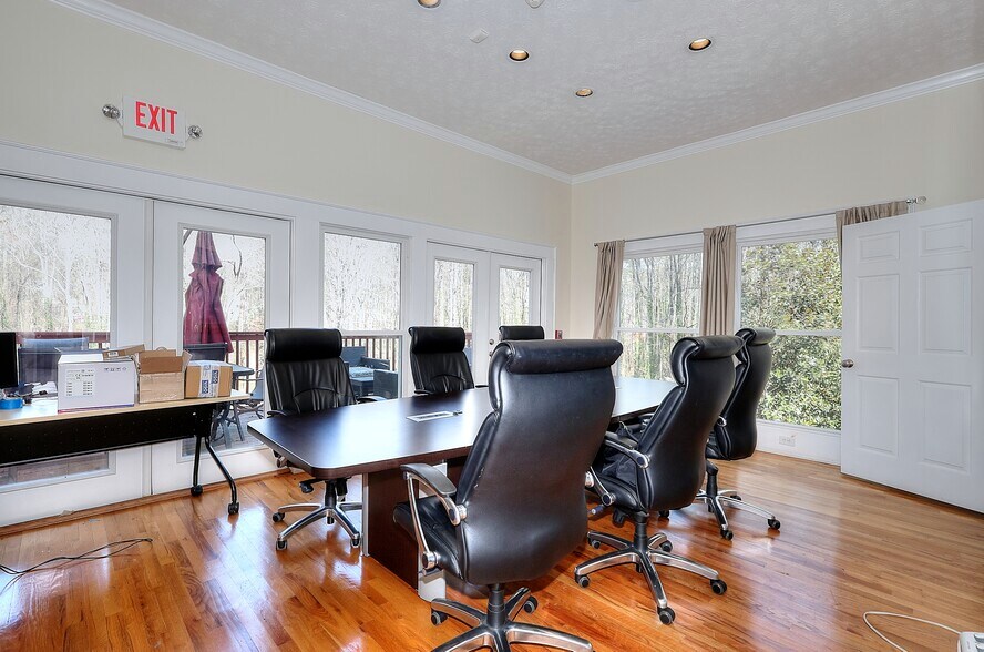 More Photos Of 4953 Presidents Way, Tucker Loft Creative Space For Sale