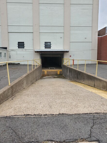 More Photos Of 121 1st Ave, Hamilton Warehouse For Lease