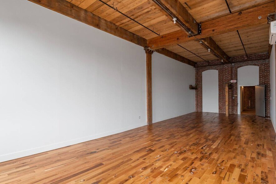 More Photos Of 210 41st St, Brooklyn General Retail For Lease