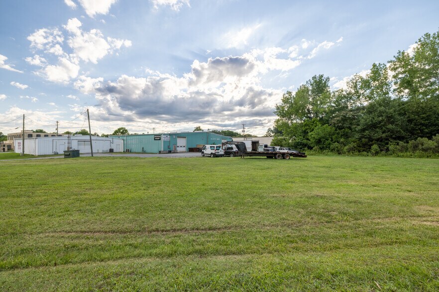 More Photos Of 650 W Main St, Rock Hill Flex For Sale