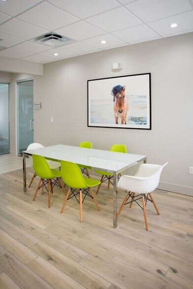 More Photos Of 205 N Orange Ave, Sarasota Office For Lease
