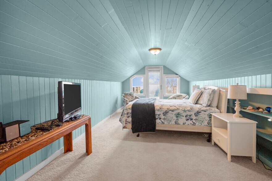 More Photos Of 25 NE Clarke St, Depoe Bay Specialty For Sale