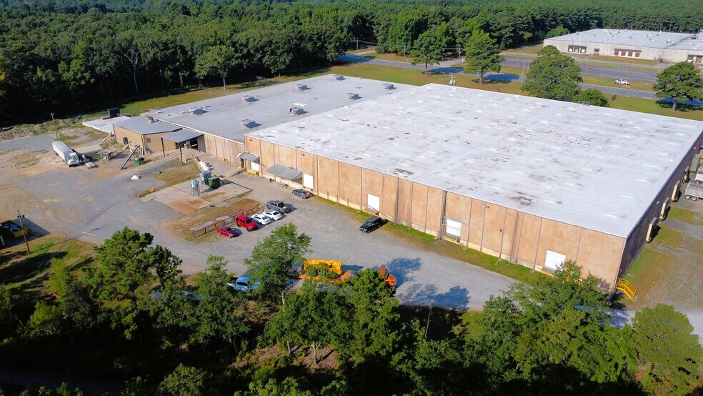 More Photos Of 3411 N Hutchinson St, Pine Bluff Manufacturing For Lease