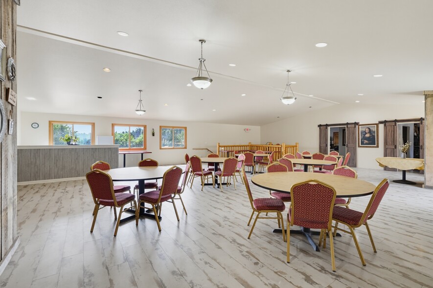 More Photos Of 158 Museum Dr, Hill City Restaurant For Sale