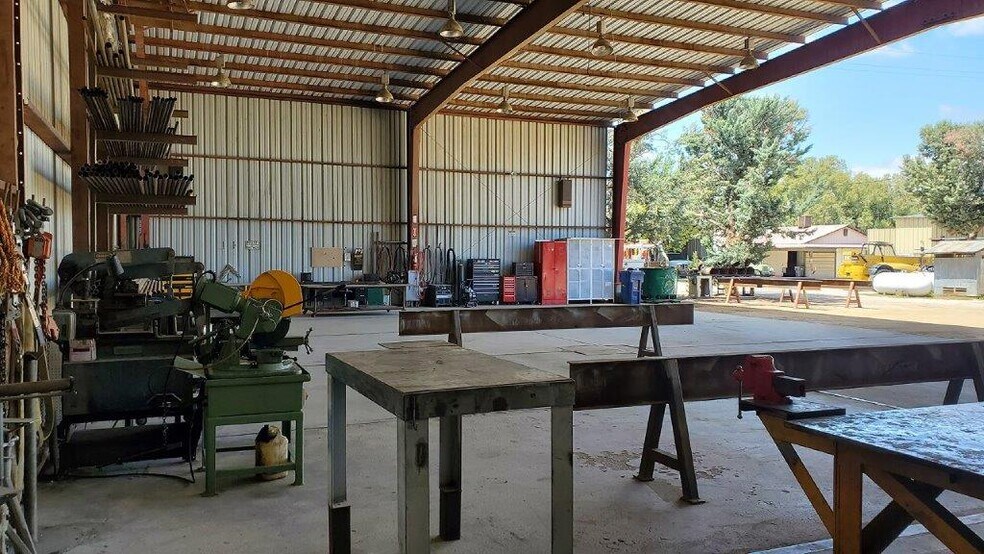 More Photos Of 41614 102nd St E, Palmdale Industrial For Lease