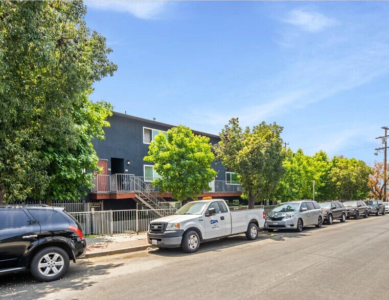 More Photos Of 2202-2208 Michigan Ave, Los Angeles Apartments For Sale