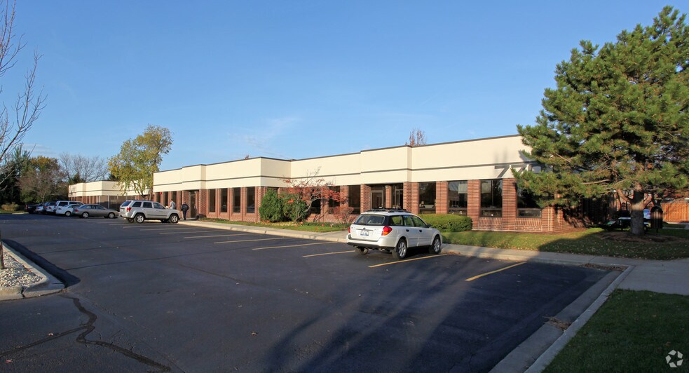 More Photos Of 740 Pasquinelli Dr, Westmont Unknown For Lease