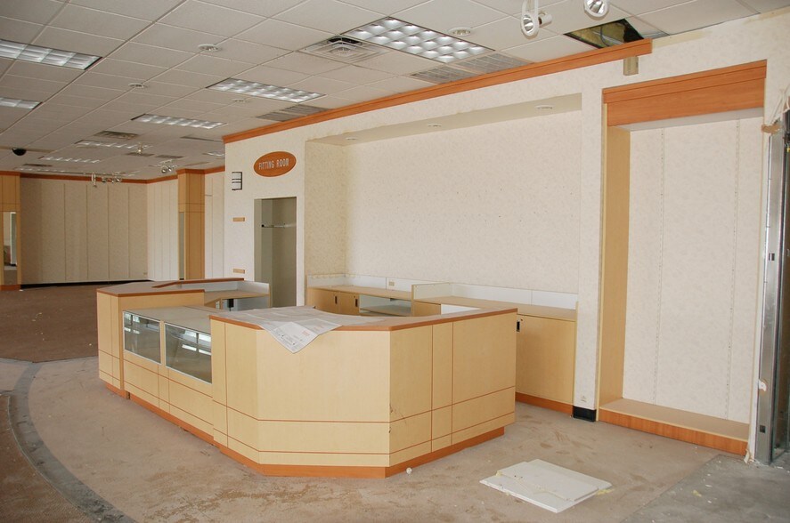 More Photos Of 417 Frankford Ave, Lubbock General Retail For Sale