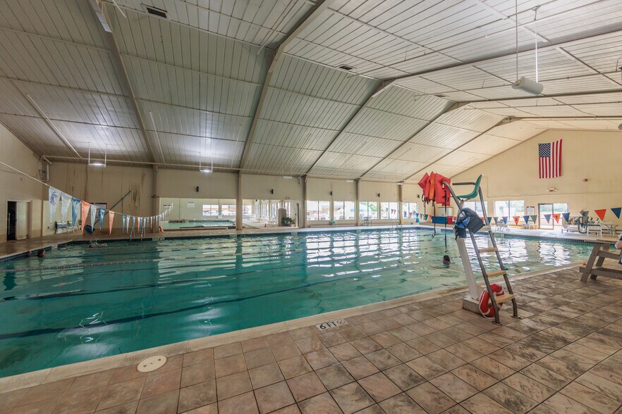 More Photos Of 5133 Darrow Rd, Hudson Health Club For Sale