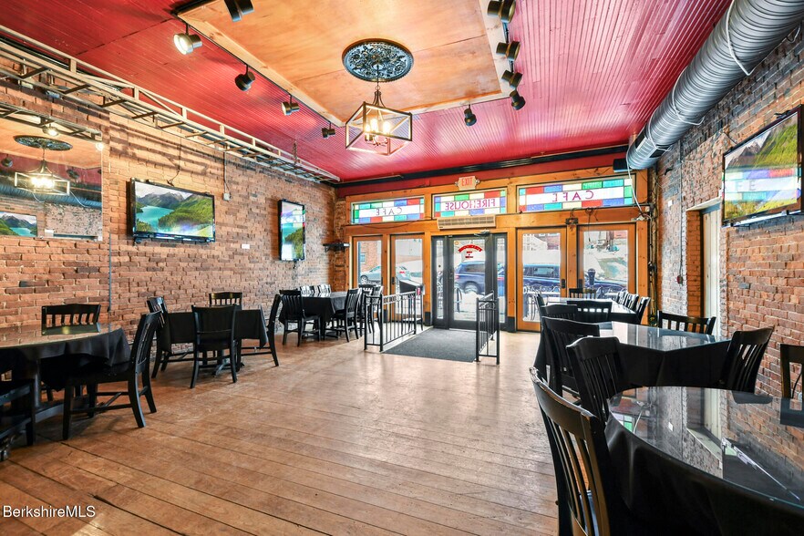 More Photos Of 47 Park St, Adams Restaurant For Sale