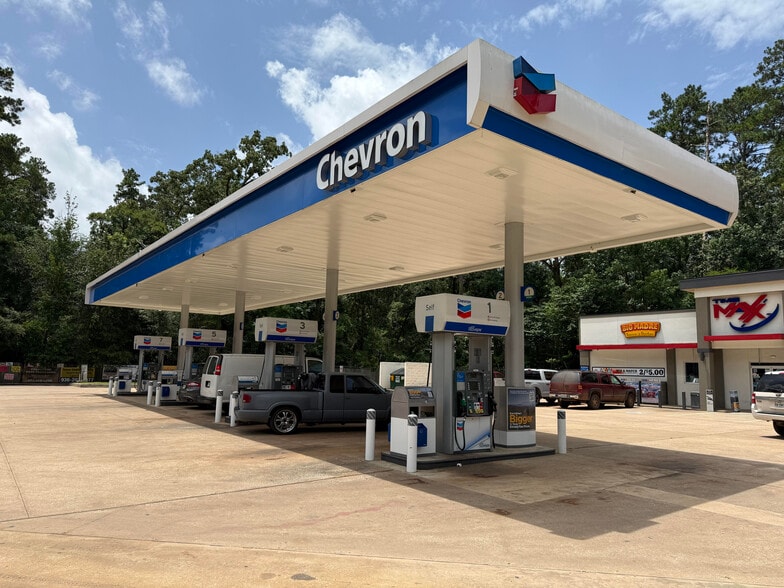 More Photos Of 10310 FM 2025 Rd, Cleveland Service Station For Sale