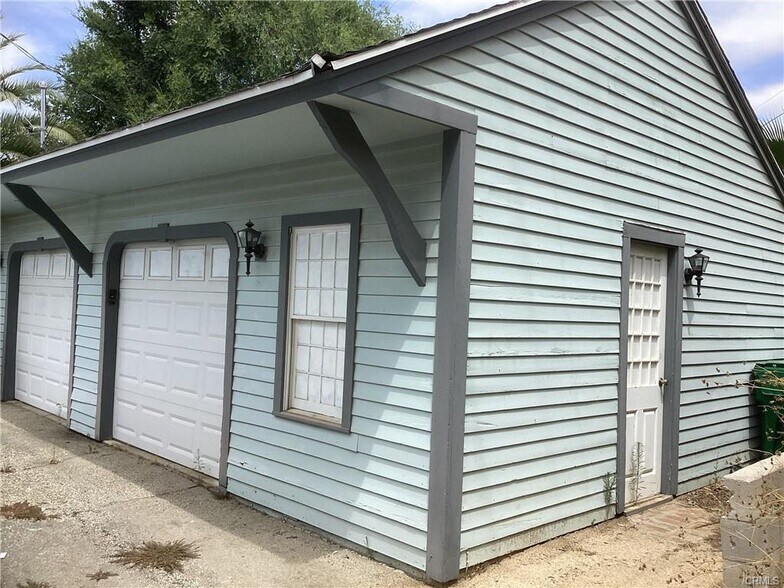 More Photos Of 44370 Mayberry Avenue, Hemet Apartments For Sale