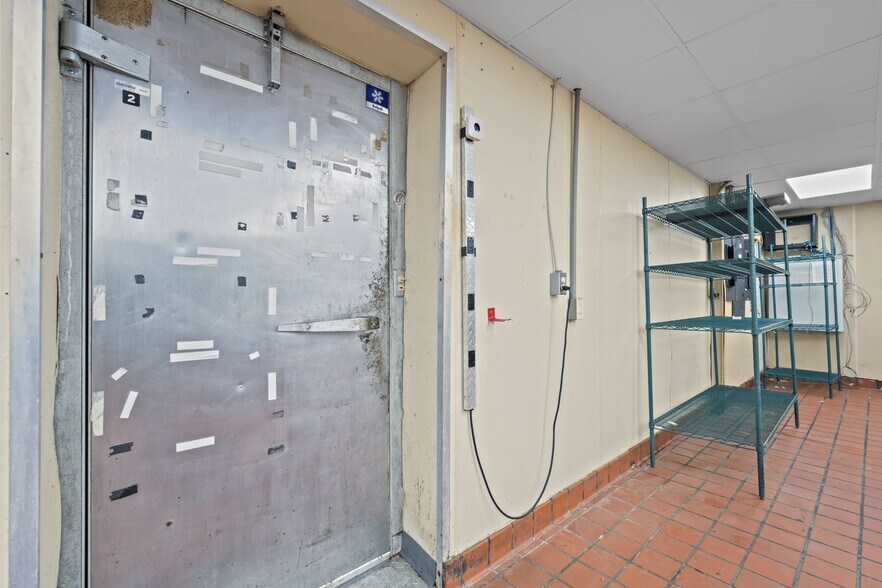 More Photos Of 1301 Gum Branch Rd, Jacksonville Restaurant For Sale