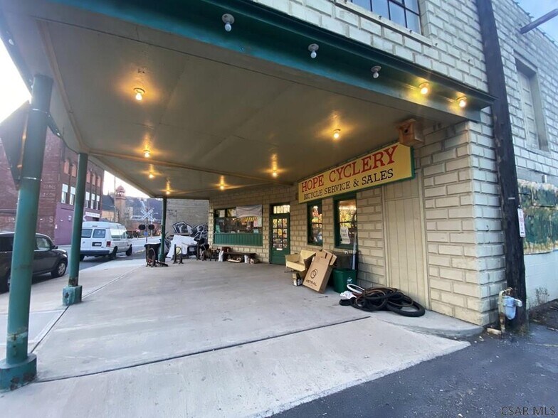 More Photos Of 329 Matthews St, Johnstown General Retail For Sale