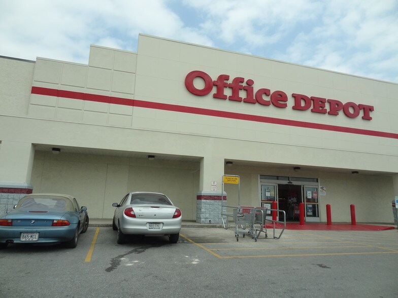More Photos Of 613 Expressway 77, Harlingen Unknown For Lease