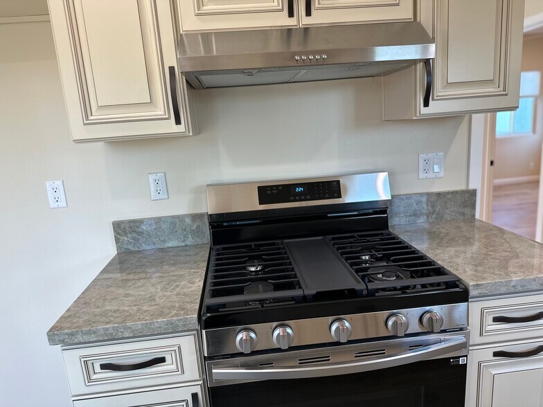 More Photos Of 3803 Seneca Ave, Los Angeles Apartments For Sale