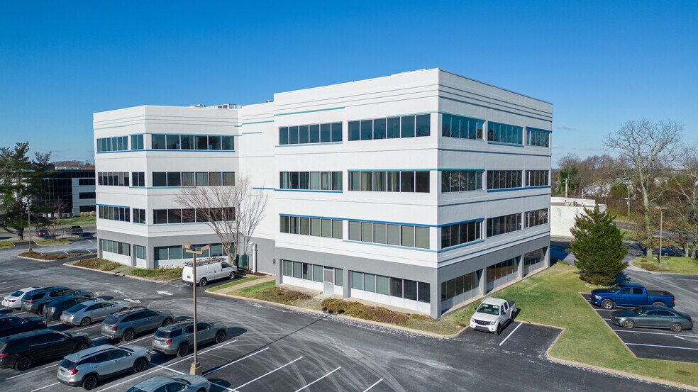 Primary Photo Of 300 Wheeler Rd, Hauppauge Office For Lease