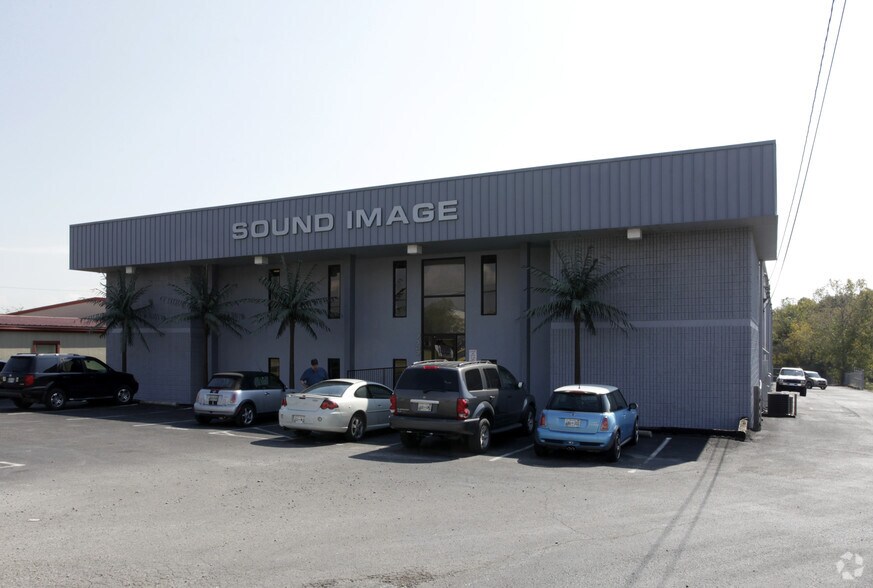 More Photos Of 7127 Cockrill Bend Blvd, Nashville Warehouse For Sale