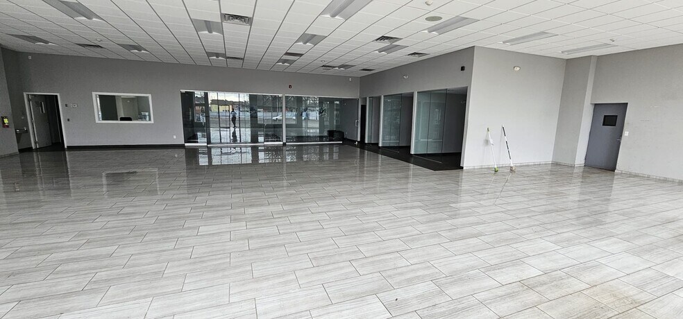 More Photos Of 655 Pennsylvania Ave, Elizabeth Showroom For Lease