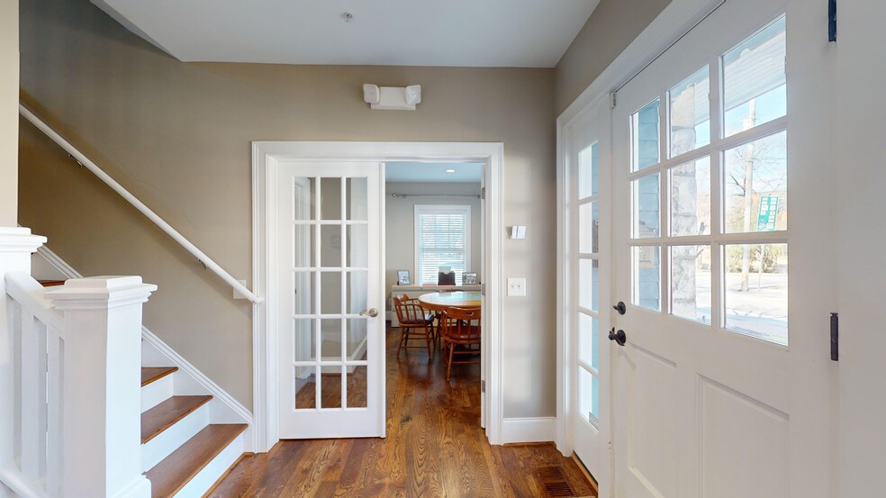 More Photos Of 202 5th Ave S, Franklin Loft Creative Space For Lease