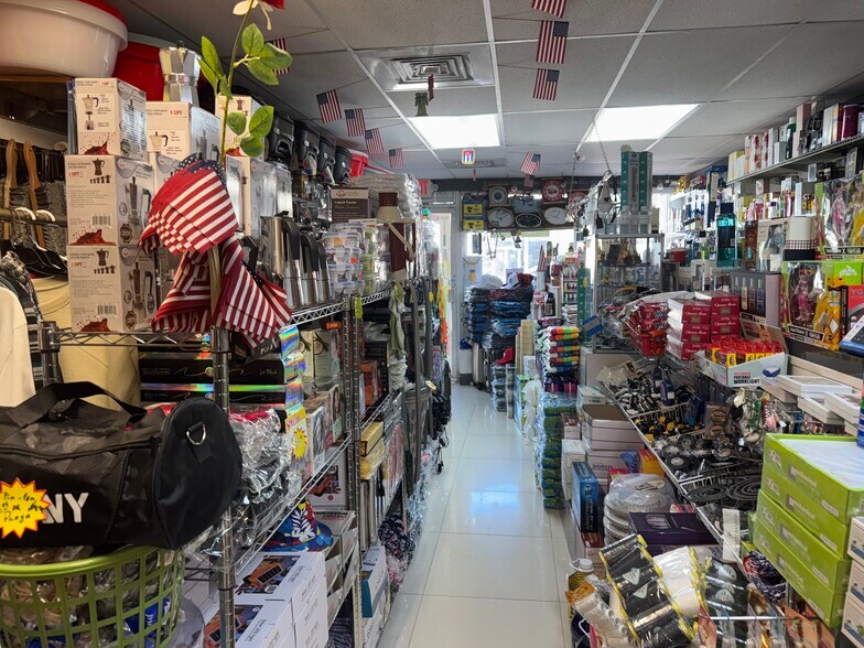 More Photos Of 1352-1380 E 4th Ave, Hialeah Unknown For Lease