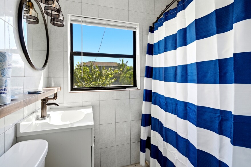 More Photos Of 11965 Gulf Blvd, Treasure Island Hotel For Sale