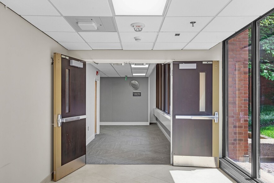 More Photos Of 5855 Bremo Rd, Richmond Medical For Lease