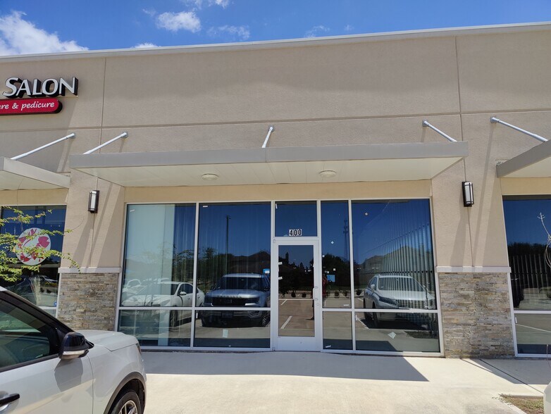 More Photos Of 25031 Westheimer Pky, Katy Storefront For Lease