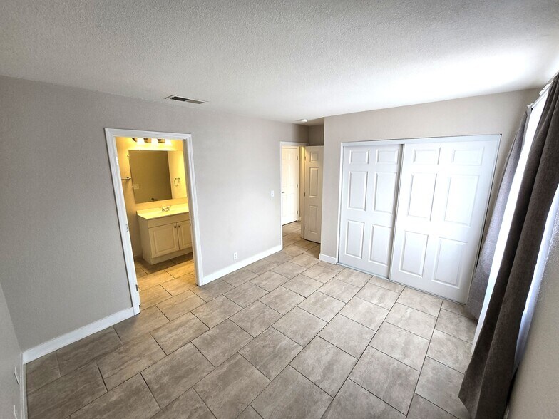 More Photos Of 4300 N Lamont St, Las Vegas Apartments For Sale