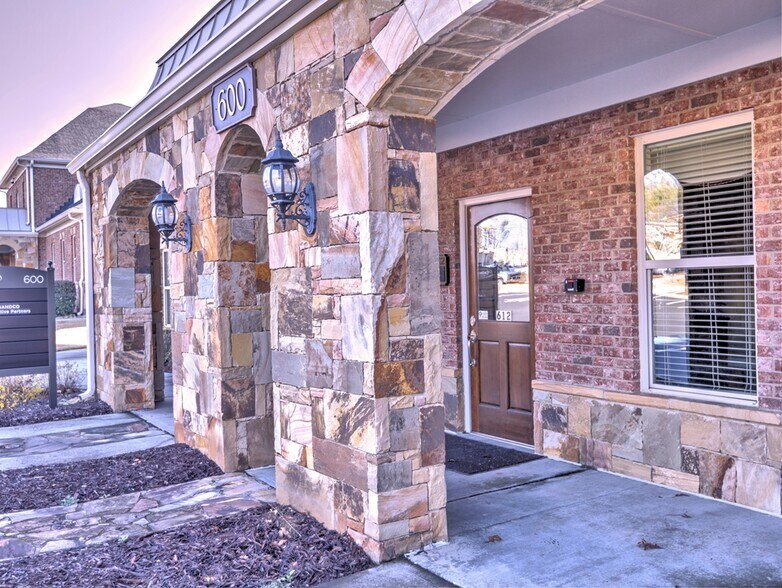 More Photos Of 2487 Cedarcrest Rd, Acworth Office For Lease