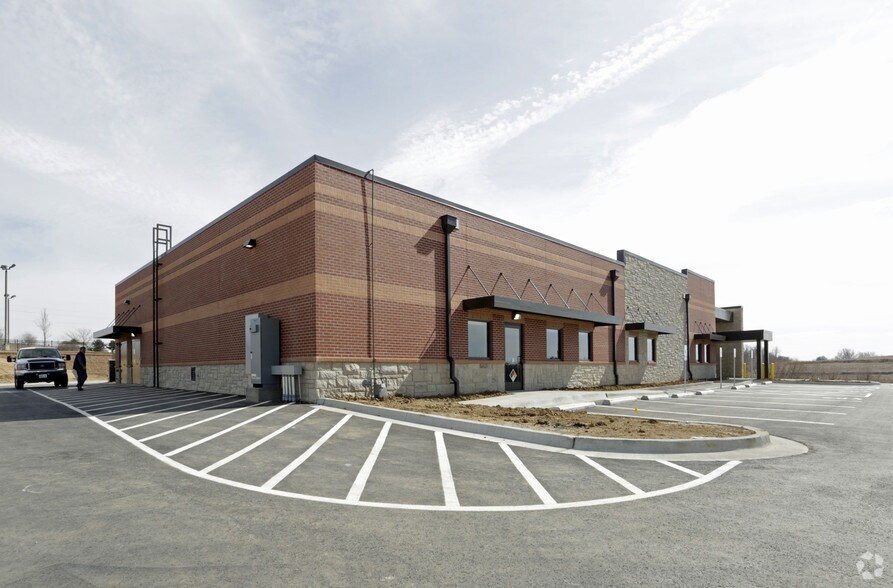 More Photos Of 910 Stonner Loop, Richmond Medical For Sale