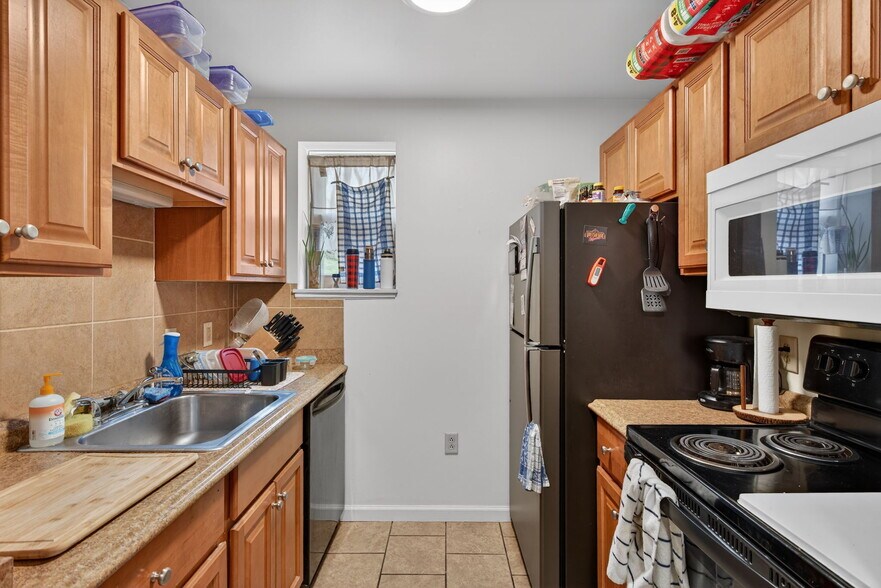 More Photos Of 196 Stone House Ln, Columbia Apartments For Sale