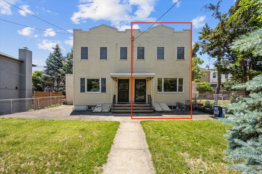 More Photos Of 6112 56th Dr, Maspeth Multifamily For Sale