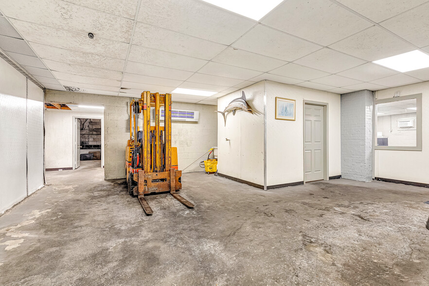 More Photos Of 1505 Brook Rd, Richmond Warehouse For Sale
