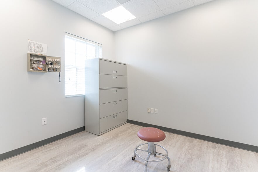 More Photos Of 11360 Pembrooke Sq, Waldorf Medical For Lease
