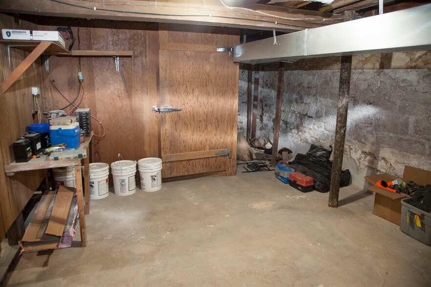 More Photos Of 705 Main St, Ridgeway Freestanding For Sale