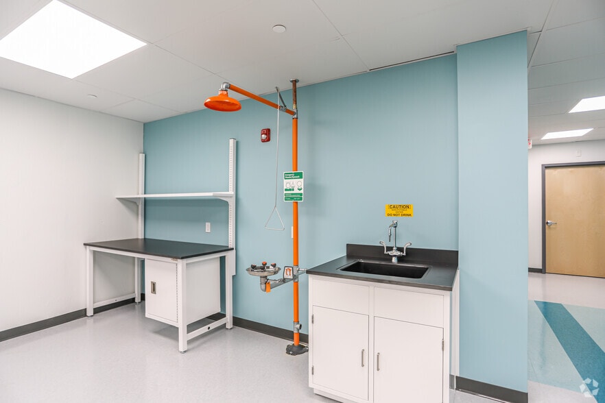 More Photos Of 25-29 Needham St, Newton Office For Lease