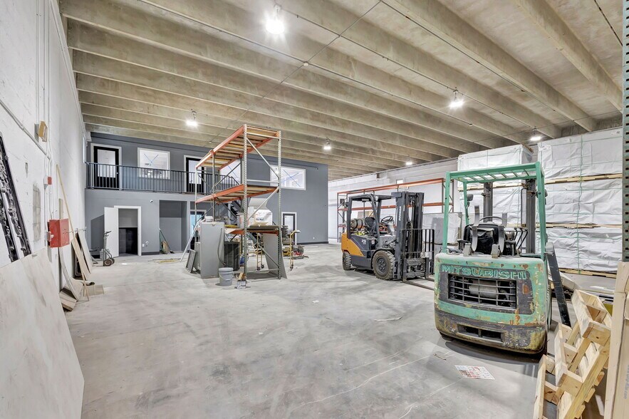 More Photos Of 7030 N Haverhill Rd, Riviera Beach Warehouse For Sale